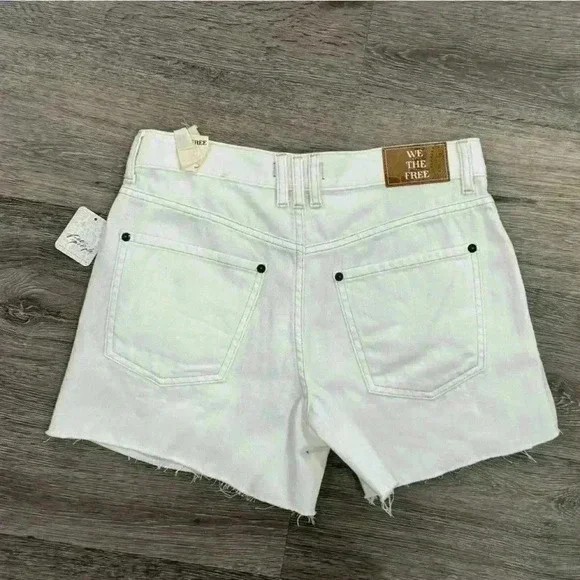 We the Free White Denim Jean Shorts NWT Size 27 - Picture 2 of 4